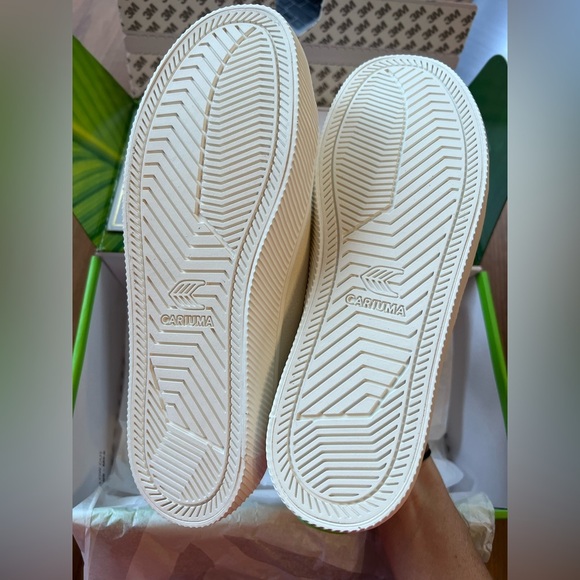 NIB Cariuma OCA Low Off-White Canvas Sneaker - Picture 8 of 8